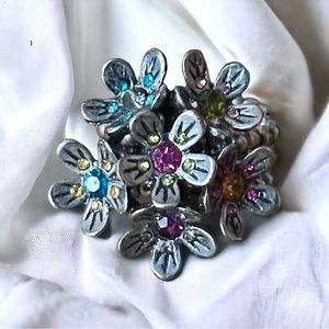 Flower cluster stretch ring